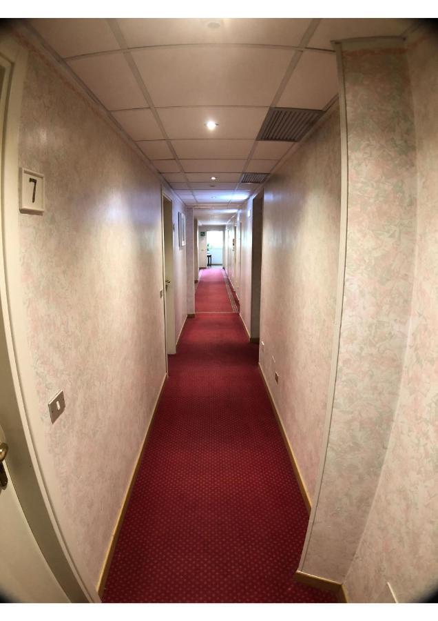 פאדנג'ה סול גארדה Hotel La Bussola מראה חיצוני תמונה