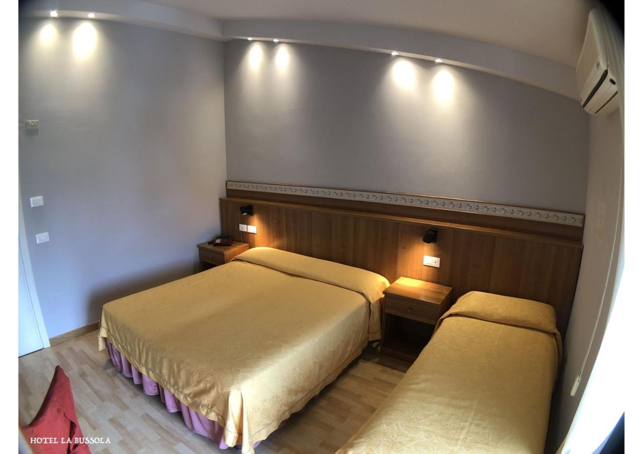 פאדנג'ה סול גארדה Hotel La Bussola מראה חיצוני תמונה