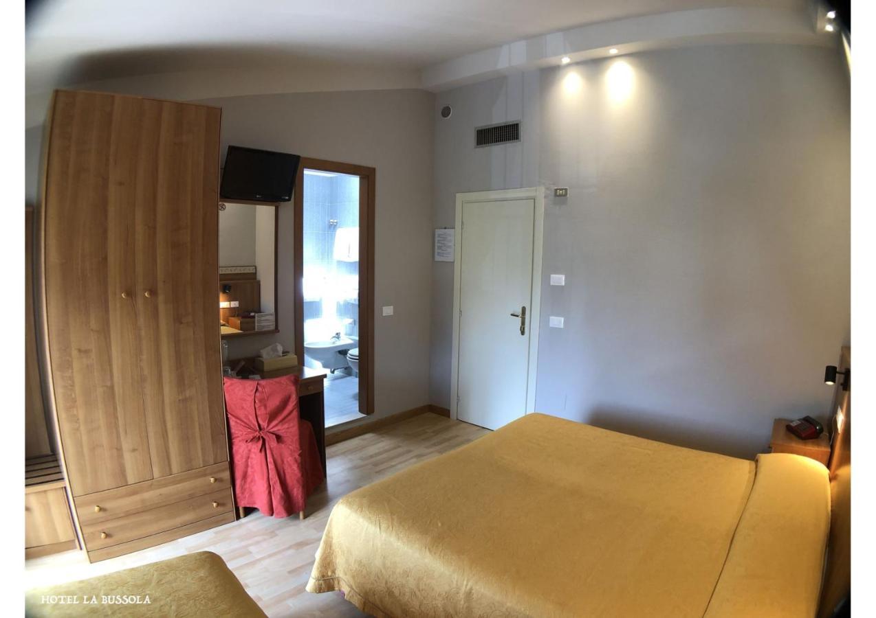 פאדנג'ה סול גארדה Hotel La Bussola מראה חיצוני תמונה