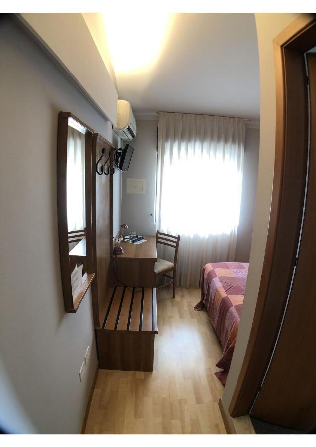 פאדנג'ה סול גארדה Hotel La Bussola מראה חיצוני תמונה