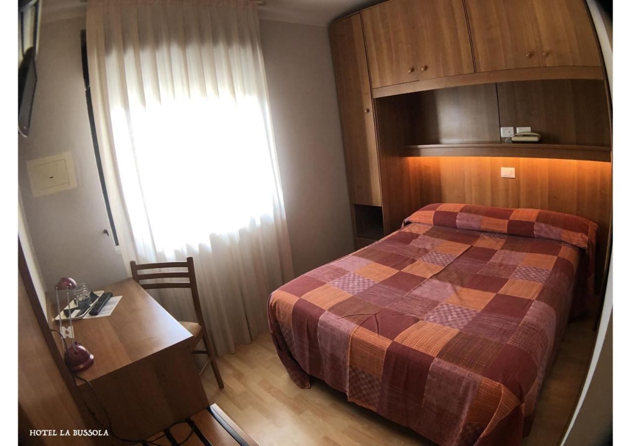פאדנג'ה סול גארדה Hotel La Bussola מראה חיצוני תמונה