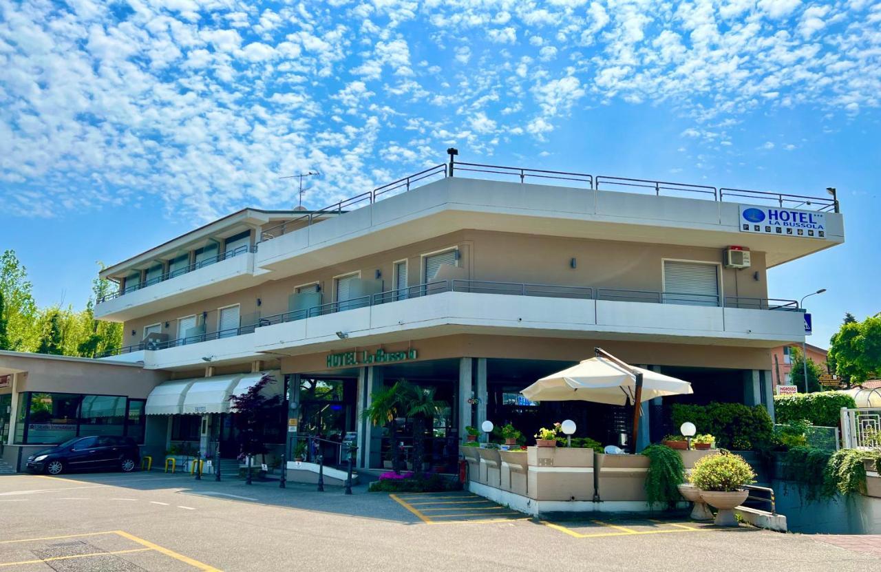 פאדנג'ה סול גארדה Hotel La Bussola מראה חיצוני תמונה