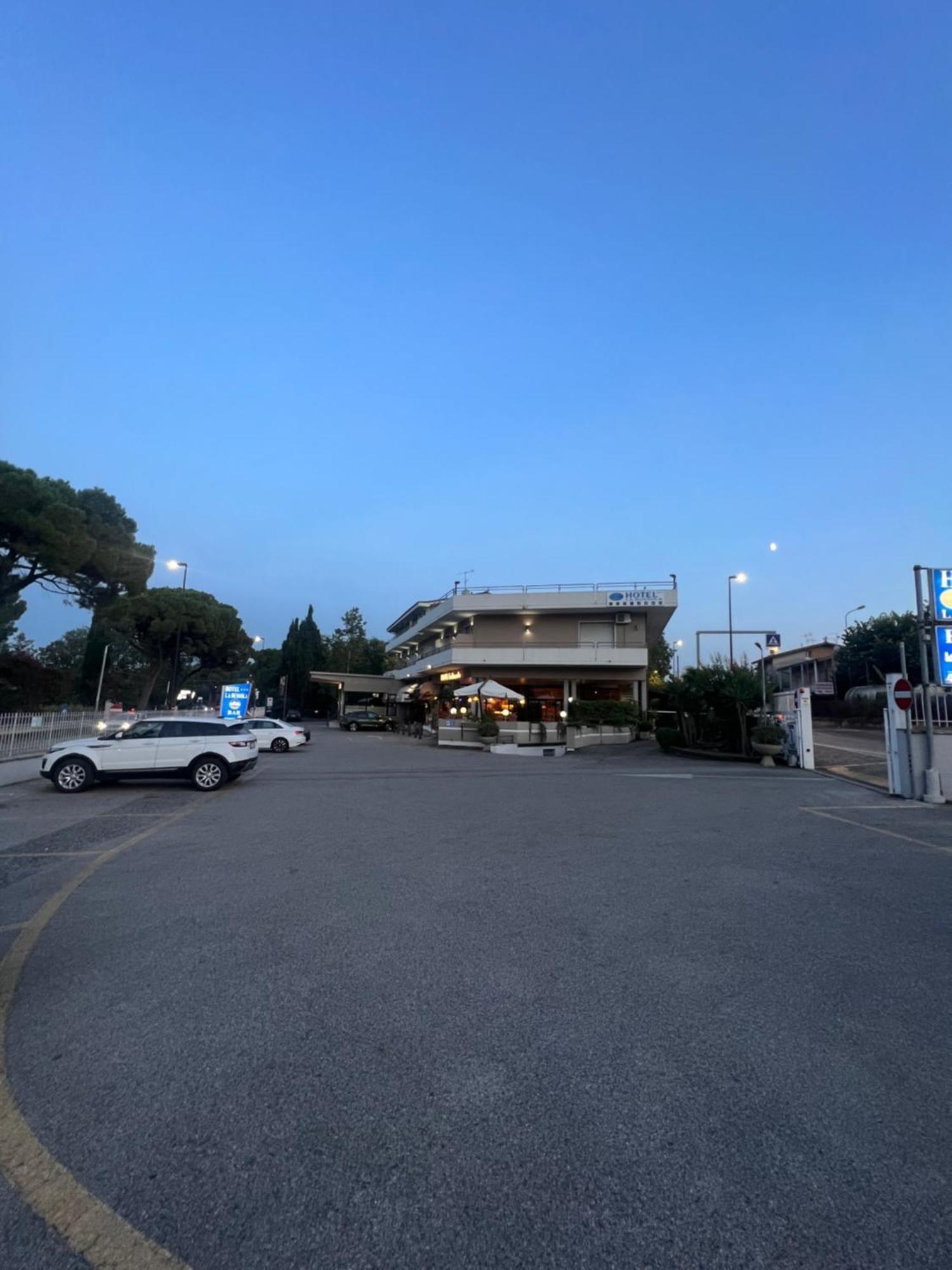 פאדנג'ה סול גארדה Hotel La Bussola מראה חיצוני תמונה