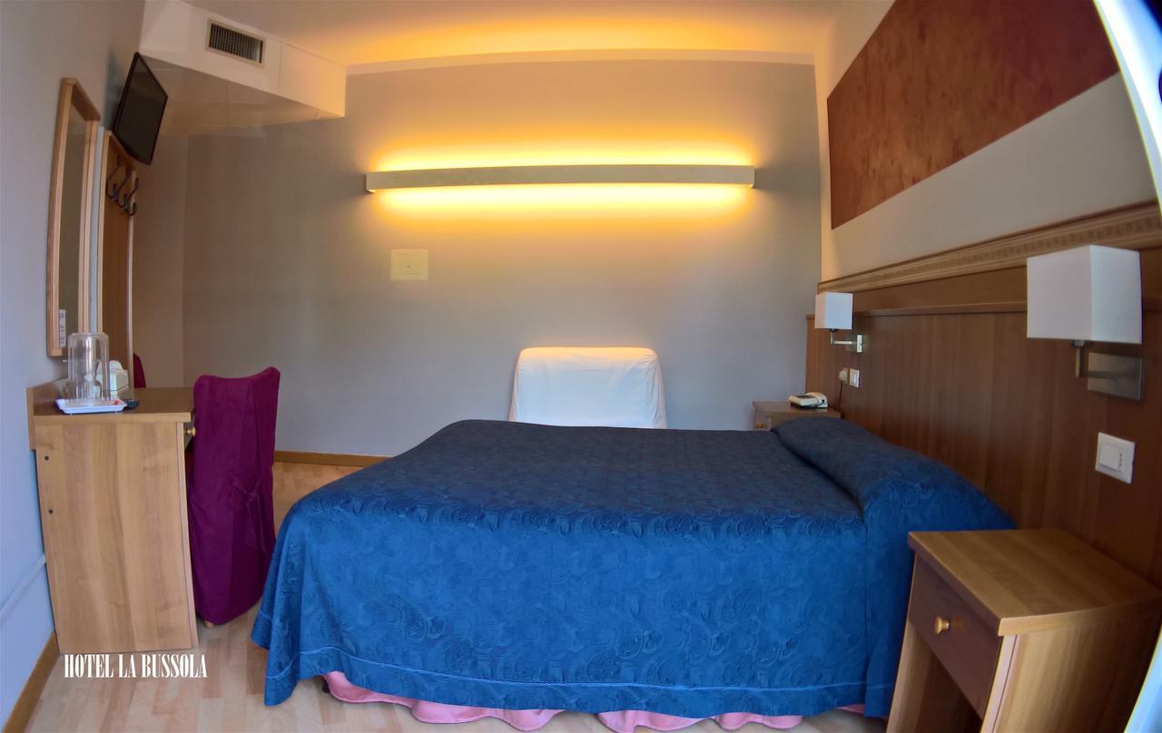 פאדנג'ה סול גארדה Hotel La Bussola מראה חיצוני תמונה