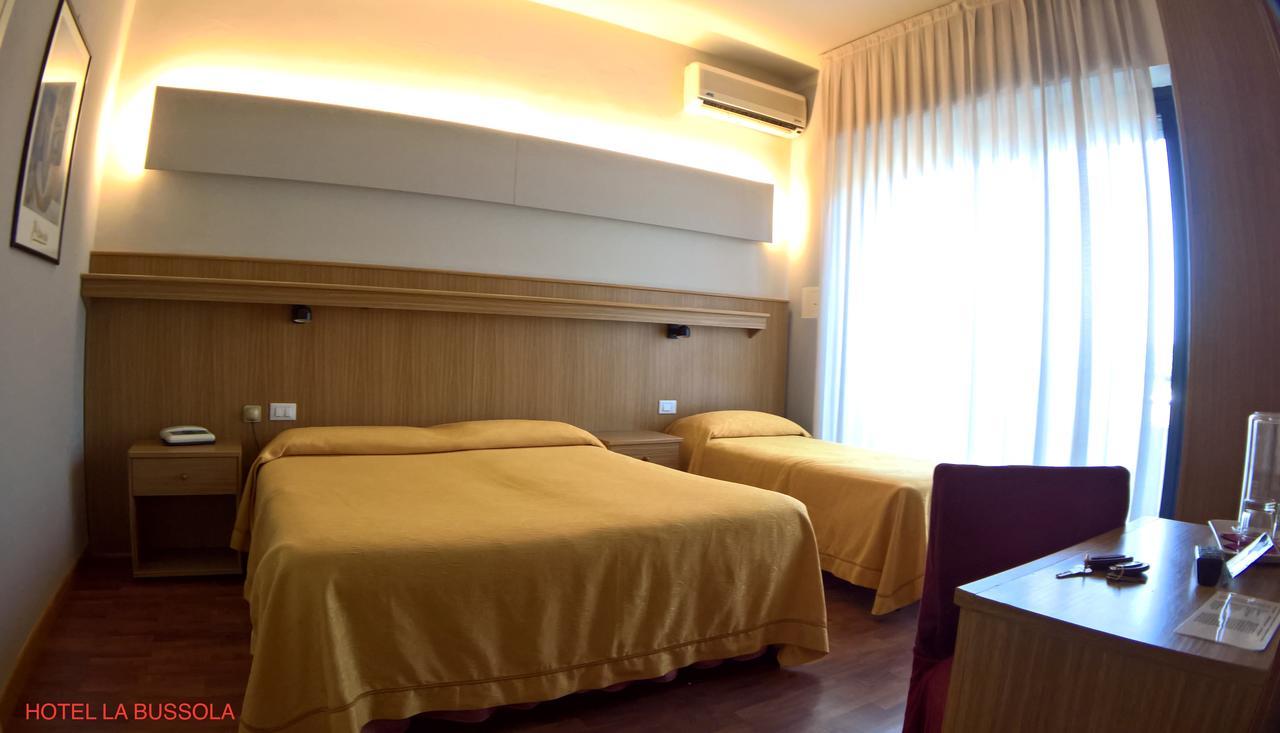 פאדנג'ה סול גארדה Hotel La Bussola מראה חיצוני תמונה