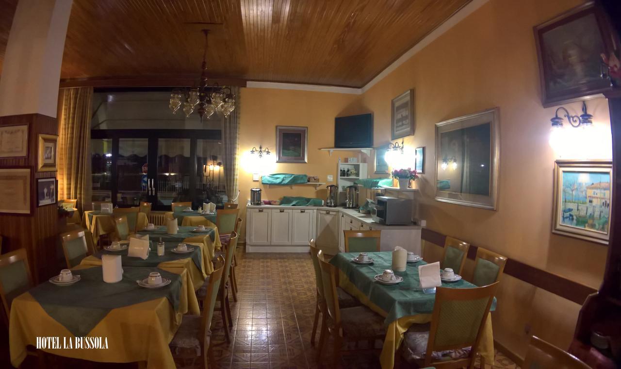 פאדנג'ה סול גארדה Hotel La Bussola מראה חיצוני תמונה