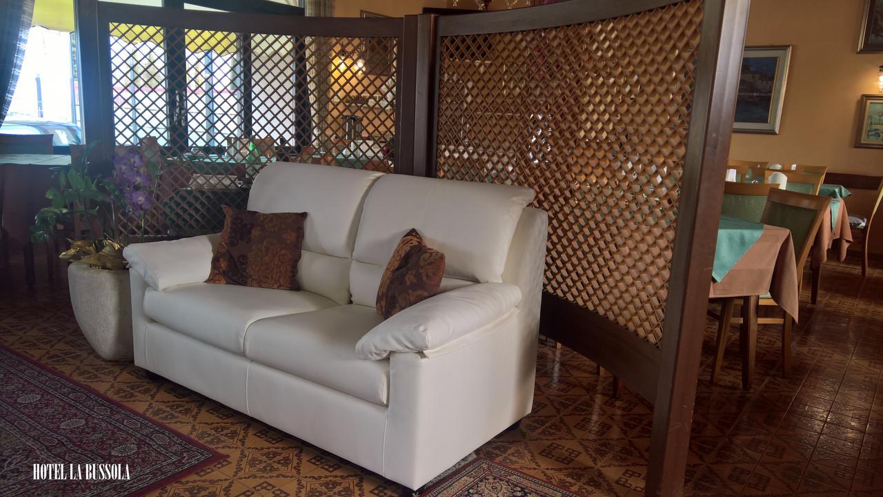 פאדנג'ה סול גארדה Hotel La Bussola מראה חיצוני תמונה