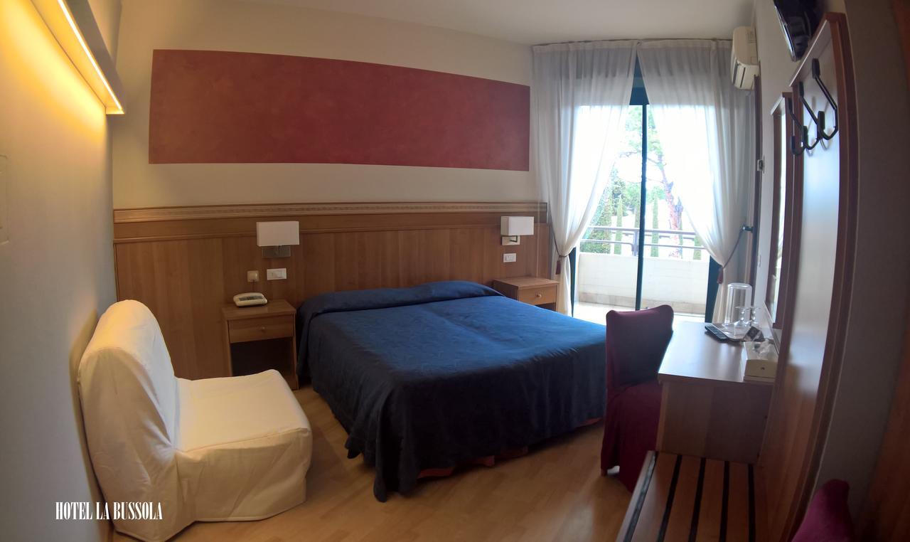 פאדנג'ה סול גארדה Hotel La Bussola מראה חיצוני תמונה