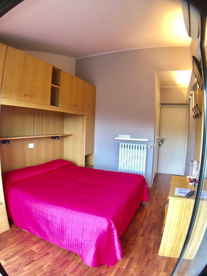 פאדנג'ה סול גארדה Hotel La Bussola מראה חיצוני תמונה